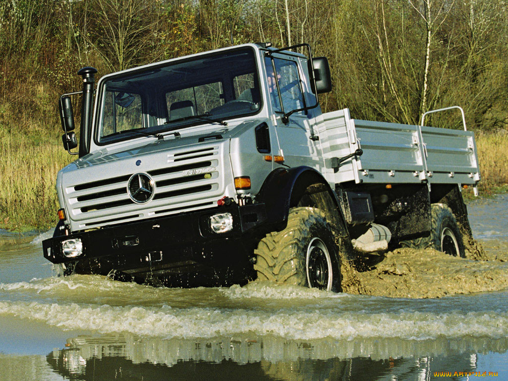 , mercedes, trucks